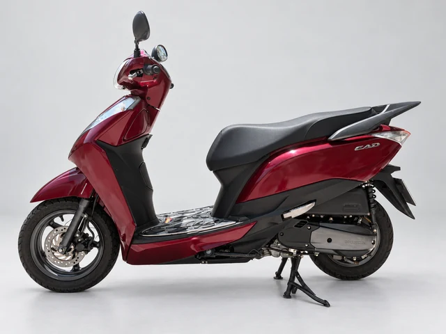 Honda Lead 125cc — Красный · Нячанг